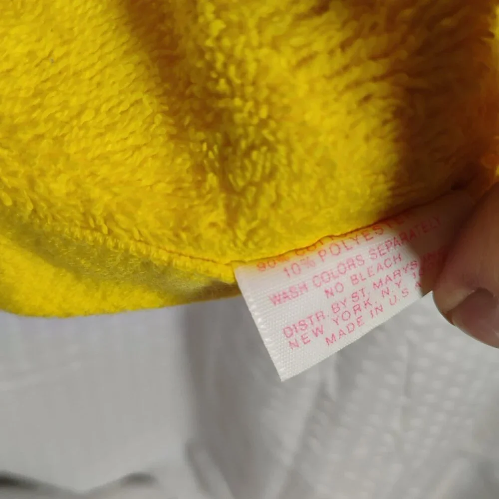 vintage St. Mary's brand bright yellow bath towel with lace accents circa 1970s